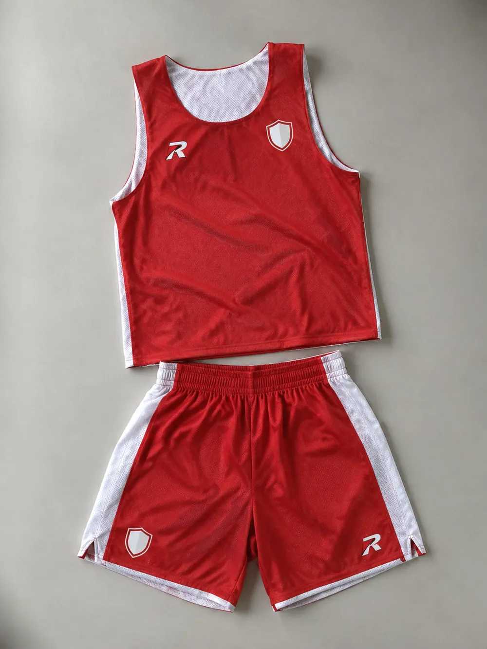 Youth pinnie, flat lay